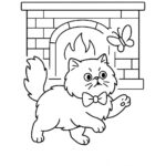 Page à colorier d&rsquo;un chat persan, chasseur joueur poursuivant un papillon
