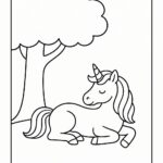 Page à colorier d&rsquo;une licorne, amie fantastique allongée sous un arbre