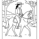 Page à colorier d’une cavalière andalouse, athlète équestre traversant une forêt